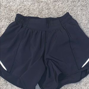 Lululemon Hotty Hot Short Long 4”
